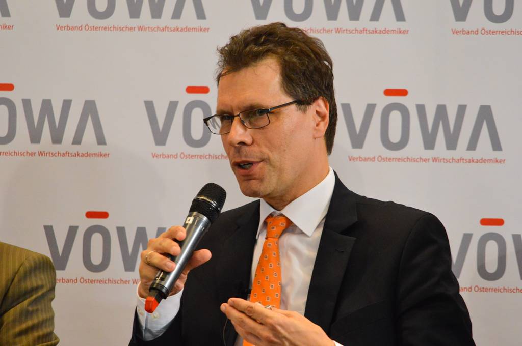 SC Mag. Roland Sauer (BM für Arbeit, Soziales, Gesundheit und Konsumentenschutz)