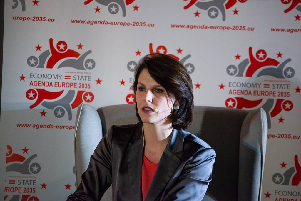 Sts. Mag.a Karoline Edtstadler